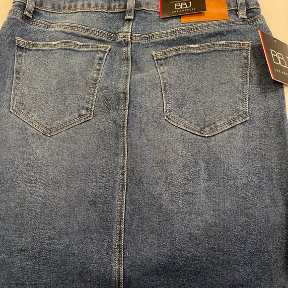 New with Tags Jean Distressed High Rise Mini Skirt Size Medium - Picture 3 of 4